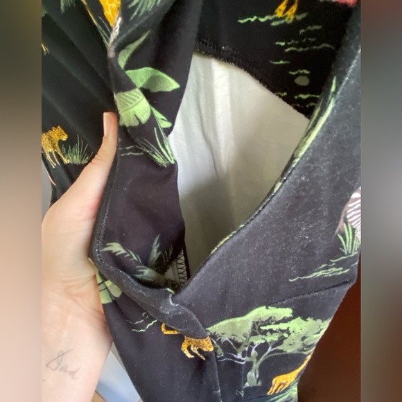 Old Navy EUC women’s black Safari print shift dress with animals size Large - Picture 5 of 6